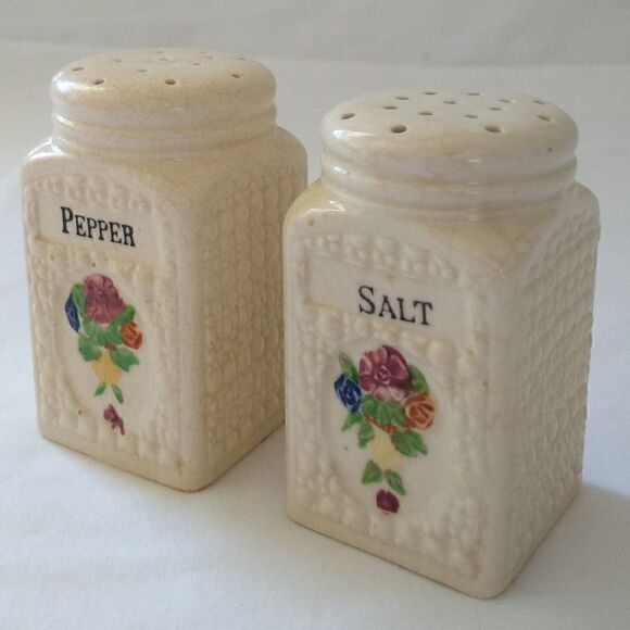 ‎Vintage Japan Stovetop Salt Pepper Shakers Ceramic Handpainted Floral Large - Picture 13 of 16